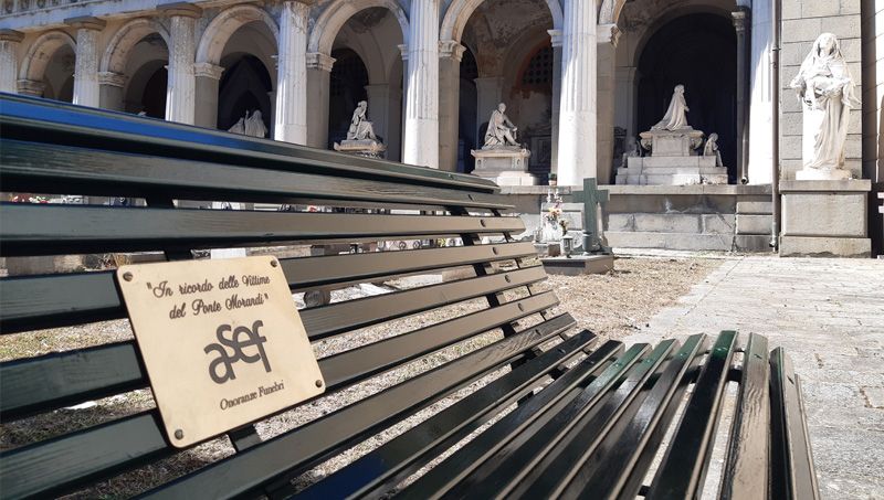 panchina di Staglieno restaurata